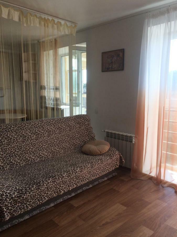 Studio Apartment In Center 波尔塔瓦 外观 照片