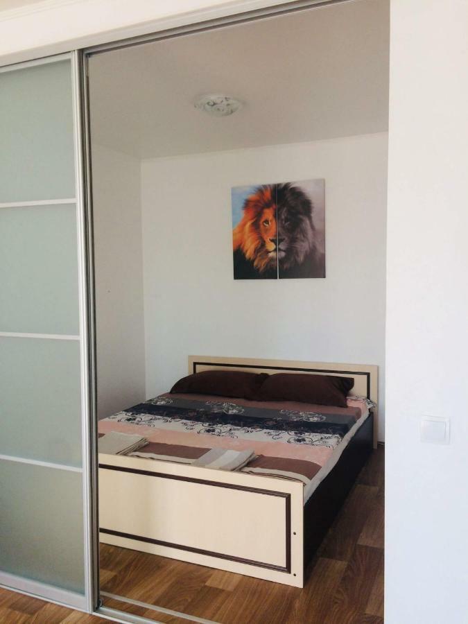 Studio Apartment In Center 波尔塔瓦 外观 照片